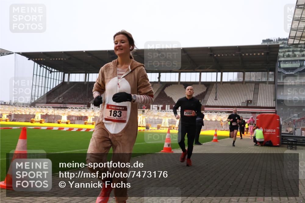 08.12.2024 - St. Pauli X-Mass-Run No. 14 Yannick Fuchs http://msf.ph/oto/7473176 08.12.2024 09:53:32 Ziel 183, 859, 1818, 2084, 2844, 3023 meine-sportfotos.de