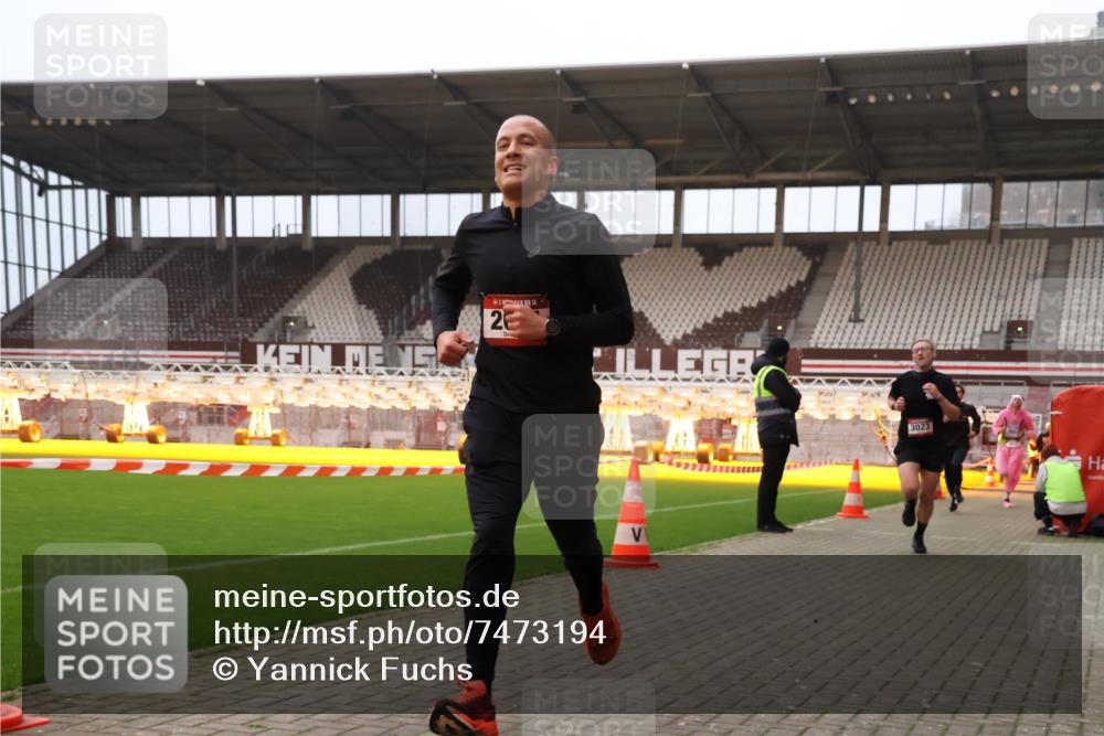 08.12.2024 - St. Pauli X-Mass-Run No. 14 Yannick Fuchs http://msf.ph/oto/7473194 08.12.2024 09:53:33 Ziel 183, 859, 1818, 2084, 2844, 3023 meine-sportfotos.de