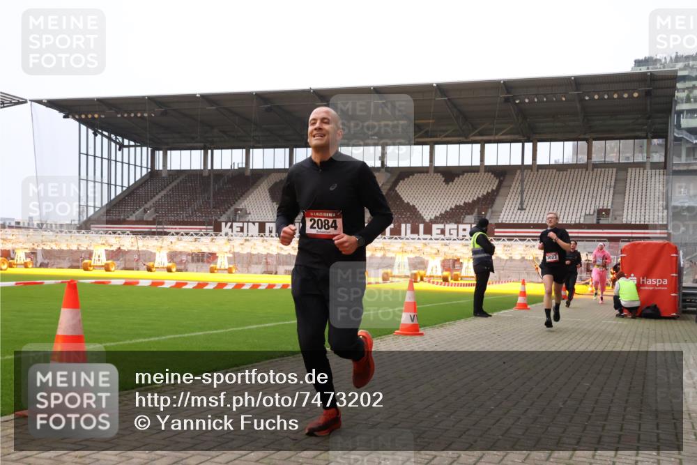 08.12.2024 - St. Pauli X-Mass-Run No. 14 Yannick Fuchs http://msf.ph/oto/7473202 08.12.2024 09:53:33 Ziel 183, 859, 1818, 2084, 2844, 3023 meine-sportfotos.de