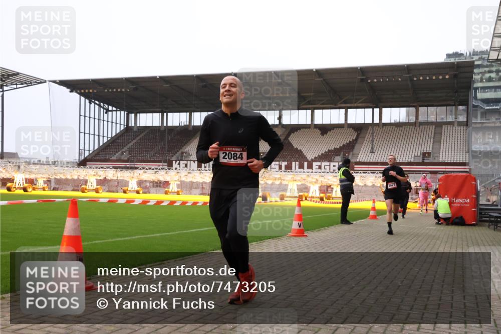 08.12.2024 - St. Pauli X-Mass-Run No. 14 Yannick Fuchs http://msf.ph/oto/7473205 08.12.2024 09:53:33 Ziel 183, 859, 1818, 2084, 2844, 3023 meine-sportfotos.de
