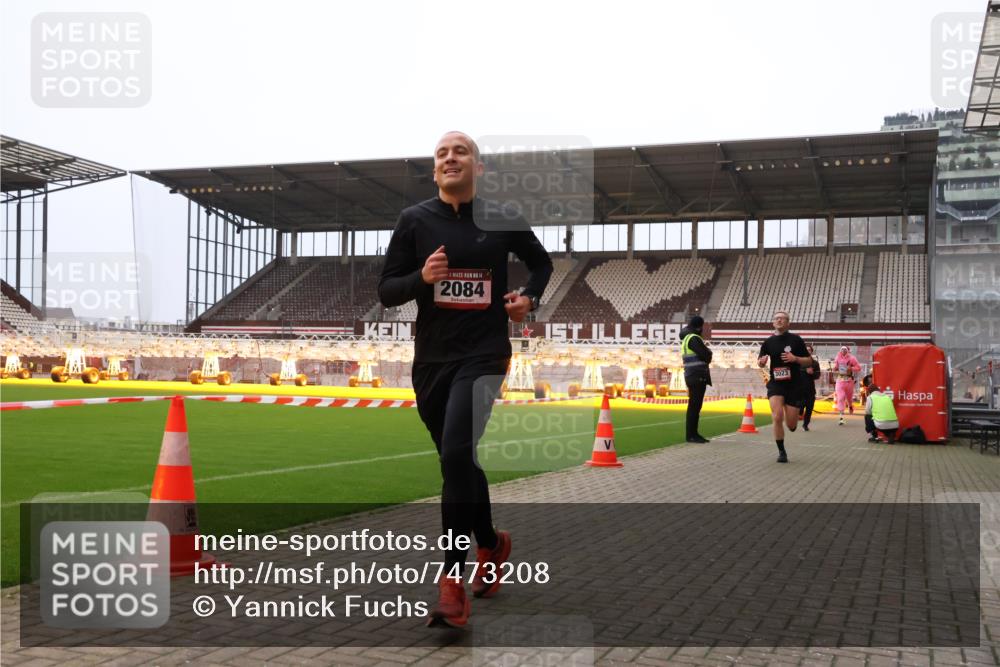 08.12.2024 - St. Pauli X-Mass-Run No. 14 Yannick Fuchs http://msf.ph/oto/7473208 08.12.2024 09:53:33 Ziel 183, 859, 1818, 2084, 2844, 3023 meine-sportfotos.de
