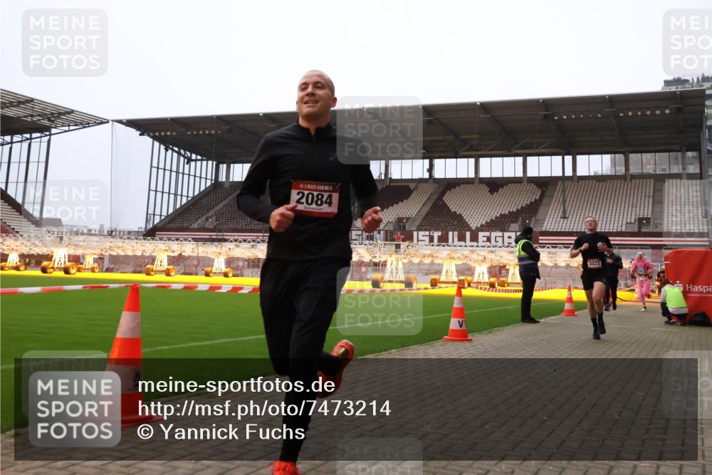 08.12.2024 - St. Pauli X-Mass-Run No. 14 Yannick Fuchs http://msf.ph/oto/7473214 08.12.2024 09:53:33 Ziel 183, 859, 1818, 2084, 2844, 3023 meine-sportfotos.de