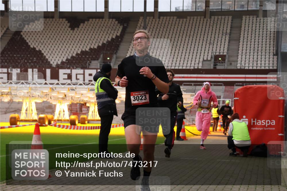 08.12.2024 - St. Pauli X-Mass-Run No. 14 Yannick Fuchs http://msf.ph/oto/7473217 08.12.2024 09:53:34 Ziel 183, 859, 1818, 2084, 2844, 3023 meine-sportfotos.de