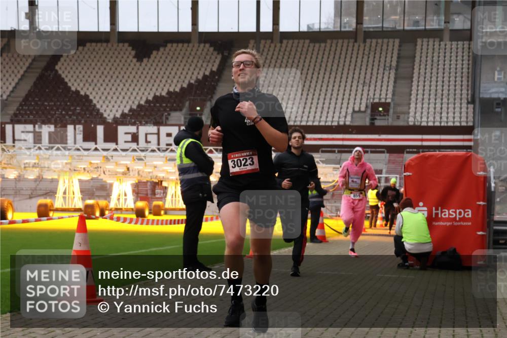 08.12.2024 - St. Pauli X-Mass-Run No. 14 Yannick Fuchs http://msf.ph/oto/7473220 08.12.2024 09:53:34 Ziel 183, 859, 1818, 2084, 2844, 3023 meine-sportfotos.de