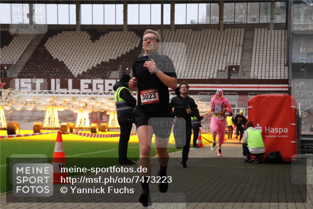08.12.2024 - St. Pauli X-Mass-Run No. 14 Yannick Fuchs http://msf.ph/oto/7473223 08.12.2024 09:53:34 Ziel 183, 859, 1818, 2084, 2844, 3023 meine-sportfotos.de