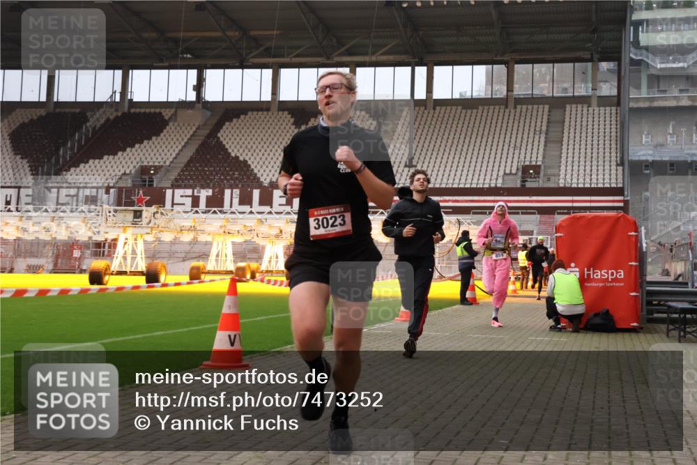 08.12.2024 - St. Pauli X-Mass-Run No. 14 Yannick Fuchs http://msf.ph/oto/7473252 08.12.2024 09:53:35 Ziel 183, 859, 1818, 2084, 2844, 3023 meine-sportfotos.de