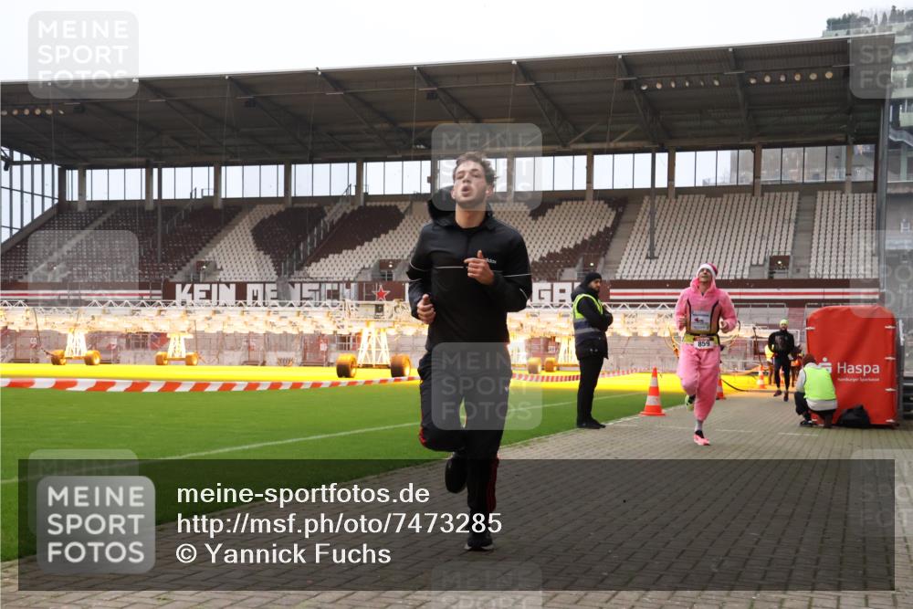 08.12.2024 - St. Pauli X-Mass-Run No. 14 Yannick Fuchs http://msf.ph/oto/7473285 08.12.2024 09:53:37 Ziel 183, 859, 1818, 2084, 2844, 3023 meine-sportfotos.de