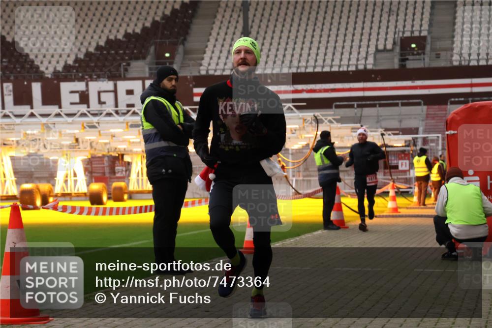 08.12.2024 - St. Pauli X-Mass-Run No. 14 Yannick Fuchs http://msf.ph/oto/7473364 08.12.2024 09:53:41 Ziel 859, 1818, 2844, 3023 meine-sportfotos.de
