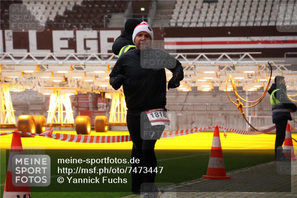 08.12.2024 - St. Pauli X-Mass-Run No. 14 Yannick Fuchs http://msf.ph/oto/7473447 08.12.2024 09:53:45 Ziel 859, 1818, 2844 meine-sportfotos.de