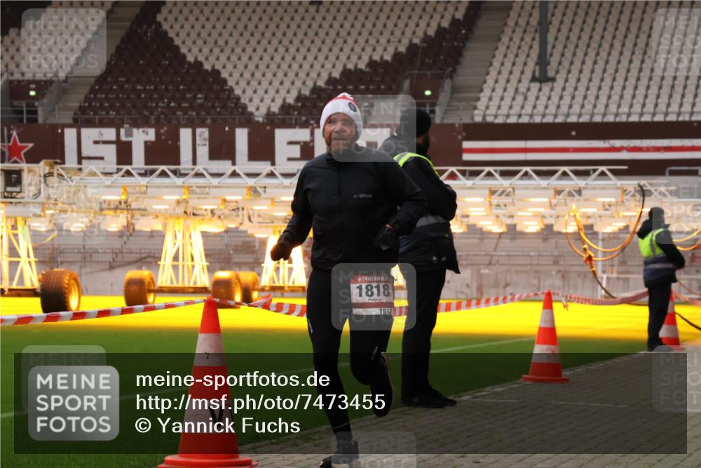08.12.2024 - St. Pauli X-Mass-Run No. 14 Yannick Fuchs http://msf.ph/oto/7473455 08.12.2024 09:53:46 Ziel 216, 859, 1818, 2844 meine-sportfotos.de