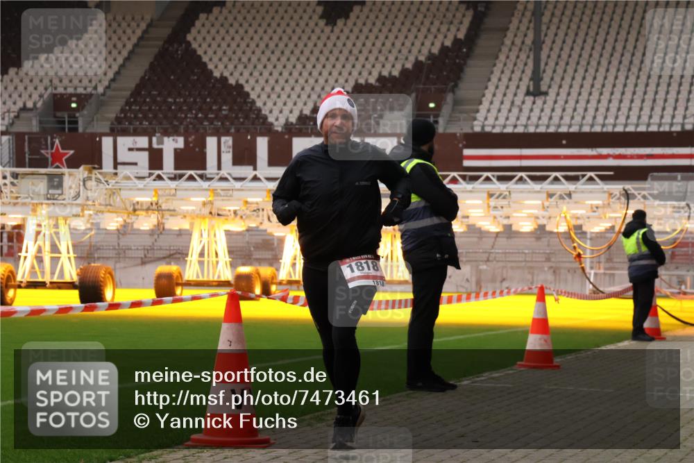 08.12.2024 - St. Pauli X-Mass-Run No. 14 Yannick Fuchs http://msf.ph/oto/7473461 08.12.2024 09:53:46 Ziel 216, 859, 1818, 2844 meine-sportfotos.de