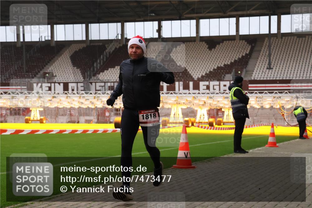 08.12.2024 - St. Pauli X-Mass-Run No. 14 Yannick Fuchs http://msf.ph/oto/7473477 08.12.2024 09:53:47 Ziel 216, 1818, 2844 meine-sportfotos.de