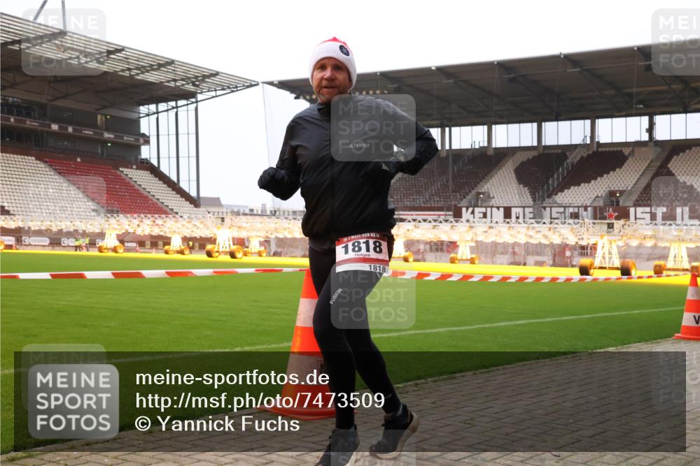 08.12.2024 - St. Pauli X-Mass-Run No. 14 Yannick Fuchs http://msf.ph/oto/7473509 08.12.2024 09:53:48 Ziel 216, 1718, 1818, 2844 meine-sportfotos.de