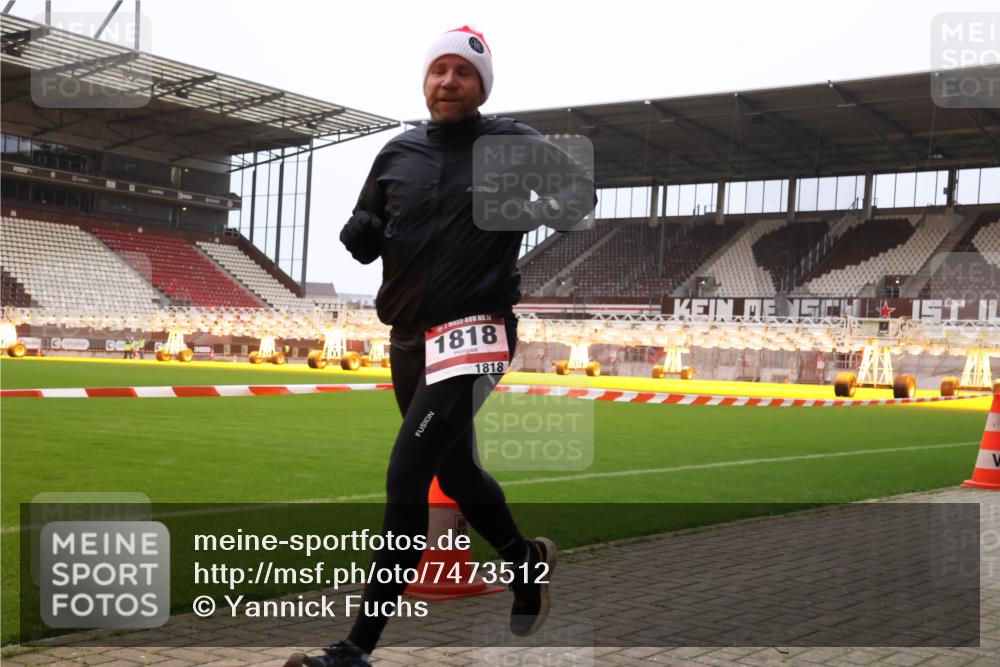 08.12.2024 - St. Pauli X-Mass-Run No. 14 Yannick Fuchs http://msf.ph/oto/7473512 08.12.2024 09:53:48 Ziel 216, 1718, 1818, 2844 meine-sportfotos.de