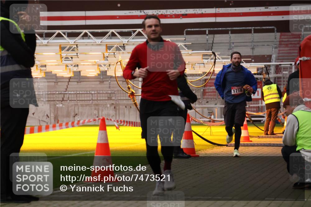 08.12.2024 - St. Pauli X-Mass-Run No. 14 Yannick Fuchs http://msf.ph/oto/7473521 08.12.2024 09:54:01 Ziel 216, 1718, 1850 meine-sportfotos.de