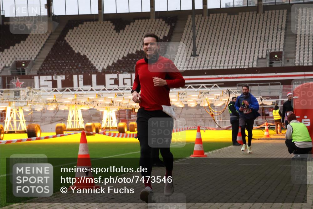 08.12.2024 - St. Pauli X-Mass-Run No. 14 Yannick Fuchs http://msf.ph/oto/7473546 08.12.2024 09:54:03 Ziel 216, 1718, 1850 meine-sportfotos.de
