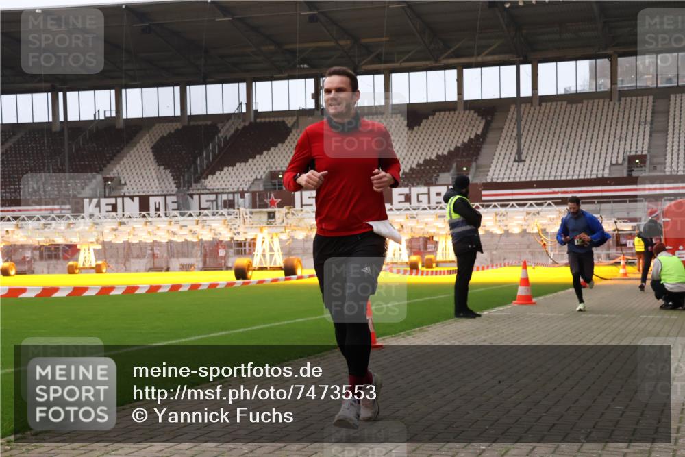 08.12.2024 - St. Pauli X-Mass-Run No. 14 Yannick Fuchs http://msf.ph/oto/7473553 08.12.2024 09:54:04 Ziel 216, 1718, 1850 meine-sportfotos.de