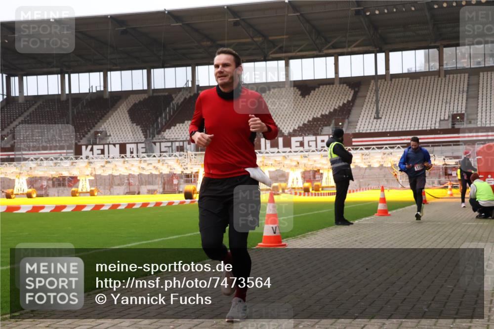 08.12.2024 - St. Pauli X-Mass-Run No. 14 Yannick Fuchs http://msf.ph/oto/7473564 08.12.2024 09:54:04 Ziel 216, 1718, 1850 meine-sportfotos.de