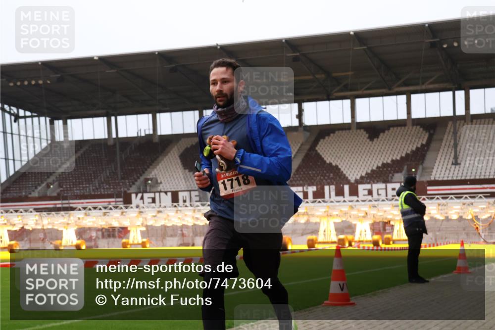 08.12.2024 - St. Pauli X-Mass-Run No. 14 Yannick Fuchs http://msf.ph/oto/7473604 08.12.2024 09:54:07 Ziel 216, 1718, 1850 meine-sportfotos.de