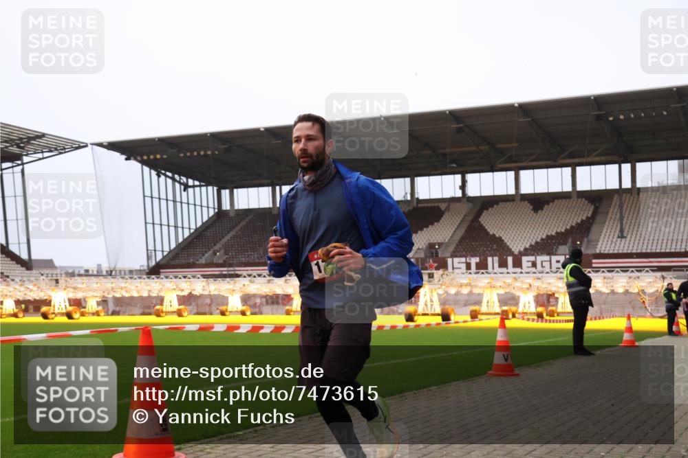 08.12.2024 - St. Pauli X-Mass-Run No. 14 Yannick Fuchs http://msf.ph/oto/7473615 08.12.2024 09:54:08 Ziel 216, 1718, 1850 meine-sportfotos.de