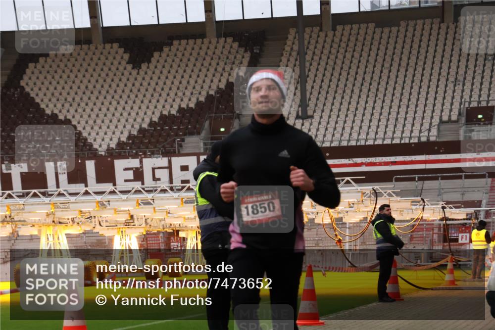 08.12.2024 - St. Pauli X-Mass-Run No. 14 Yannick Fuchs http://msf.ph/oto/7473652 08.12.2024 09:54:12 Ziel 1718, 1850 meine-sportfotos.de
