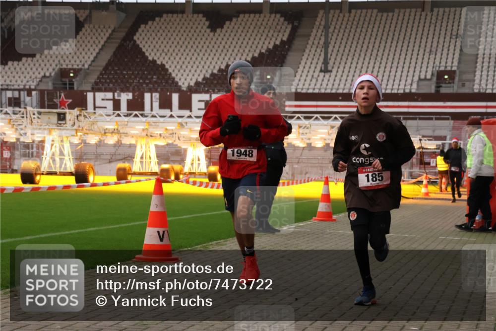 08.12.2024 - St. Pauli X-Mass-Run No. 14 Yannick Fuchs http://msf.ph/oto/7473722 08.12.2024 09:54:35 Ziel 185, 1863, 1948, 2588, 2891 meine-sportfotos.de