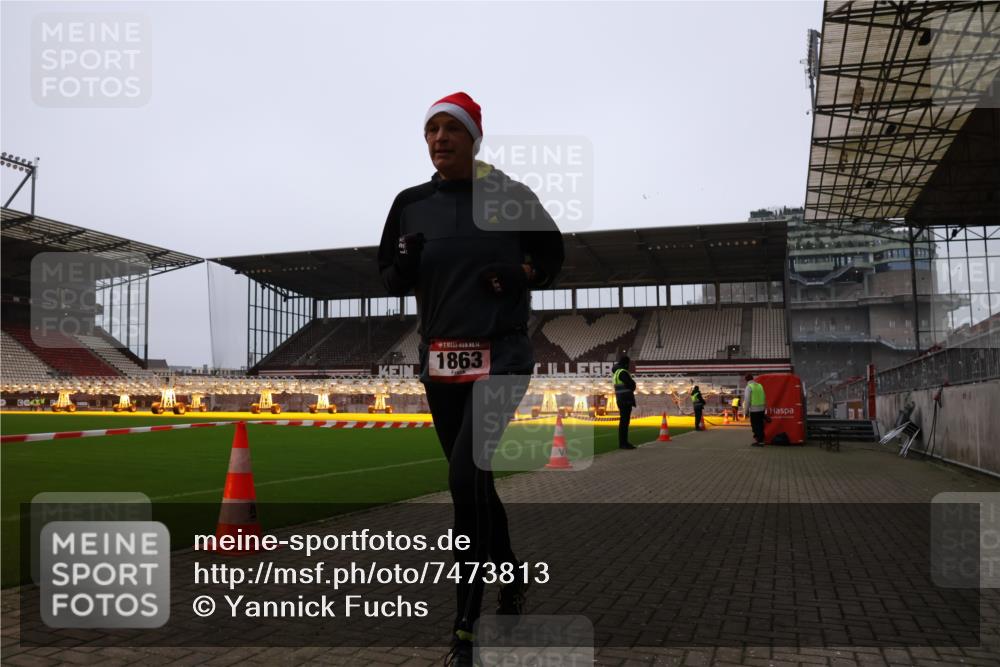 08.12.2024 - St. Pauli X-Mass-Run No. 14 Yannick Fuchs http://msf.ph/oto/7473813 08.12.2024 09:54:44 Ziel 1863, 2588, 2891 meine-sportfotos.de