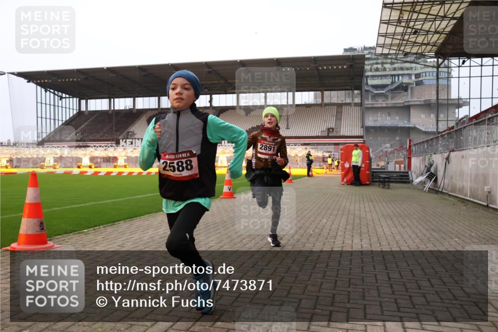 08.12.2024 - St. Pauli X-Mass-Run No. 14 Yannick Fuchs http://msf.ph/oto/7473871 08.12.2024 09:54:55 Ziel 341, 2588, 2891 meine-sportfotos.de