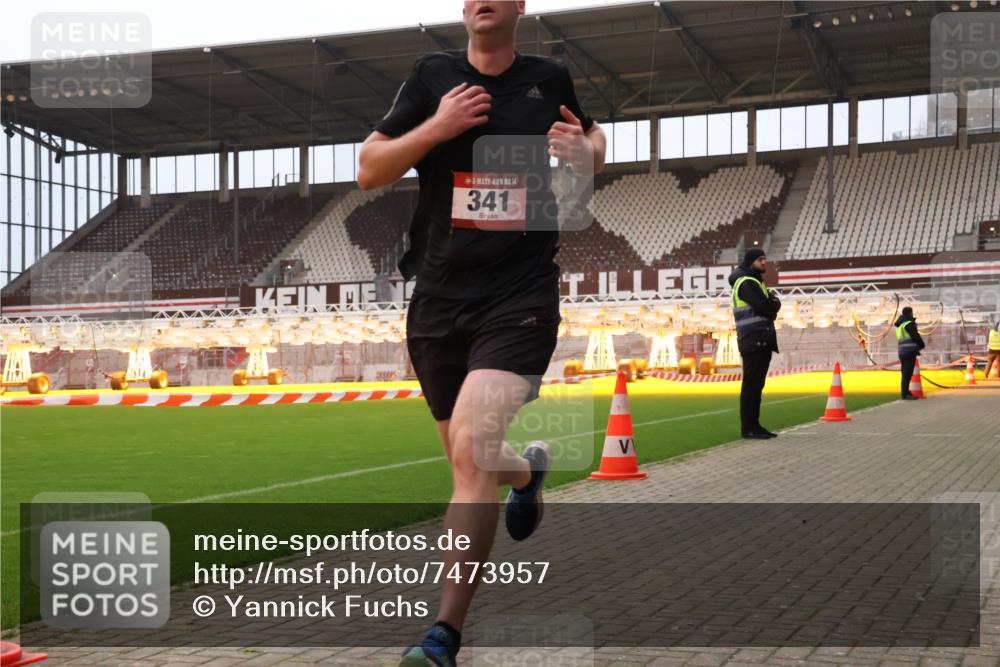 08.12.2024 - St. Pauli X-Mass-Run No. 14 Yannick Fuchs http://msf.ph/oto/7473957 08.12.2024 09:55:07 Ziel 341, 881, 907 meine-sportfotos.de