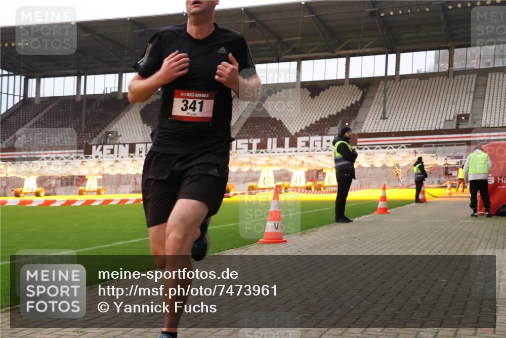 08.12.2024 - St. Pauli X-Mass-Run No. 14 Yannick Fuchs http://msf.ph/oto/7473961 08.12.2024 09:55:07 Ziel 341, 881, 907 meine-sportfotos.de