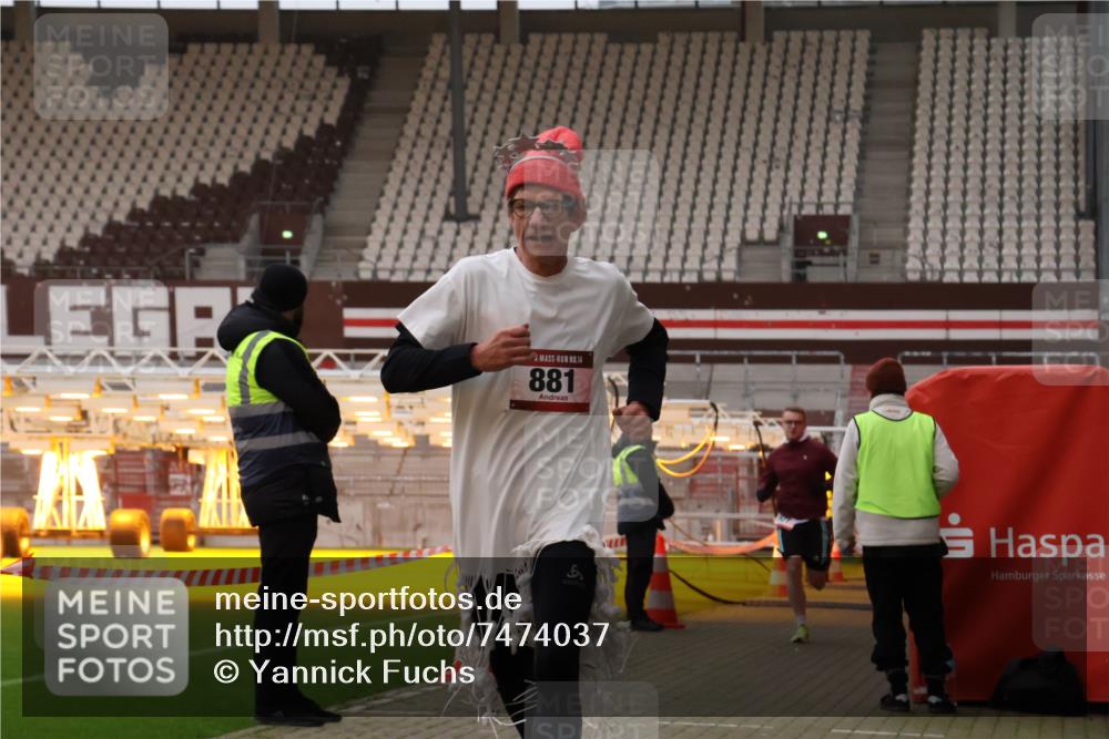 08.12.2024 - St. Pauli X-Mass-Run No. 14 Yannick Fuchs http://msf.ph/oto/7474037 08.12.2024 09:55:16 Ziel 691, 881, 907 meine-sportfotos.de