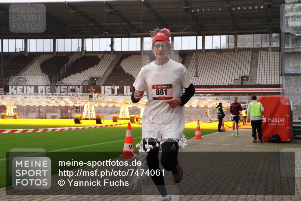08.12.2024 - St. Pauli X-Mass-Run No. 14 Yannick Fuchs http://msf.ph/oto/7474061 08.12.2024 09:55:17 Ziel 691, 881, 907 meine-sportfotos.de