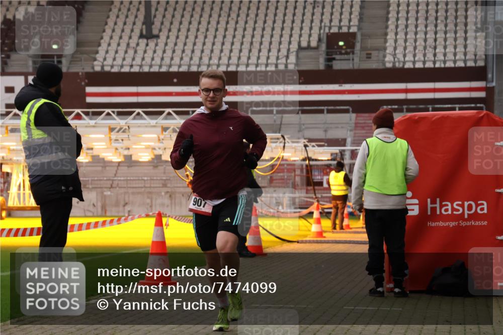 08.12.2024 - St. Pauli X-Mass-Run No. 14 Yannick Fuchs http://msf.ph/oto/7474099 08.12.2024 09:55:20 Ziel 691, 881, 907, 3300 meine-sportfotos.de