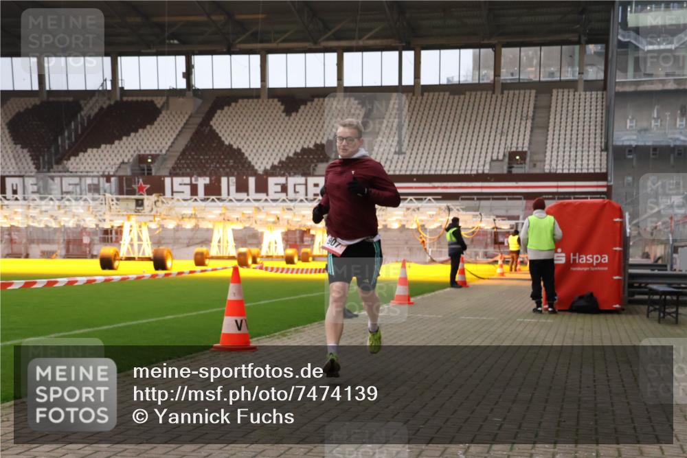 08.12.2024 - St. Pauli X-Mass-Run No. 14 Yannick Fuchs http://msf.ph/oto/7474139 08.12.2024 09:55:21 Ziel 691, 881, 907, 3300 meine-sportfotos.de