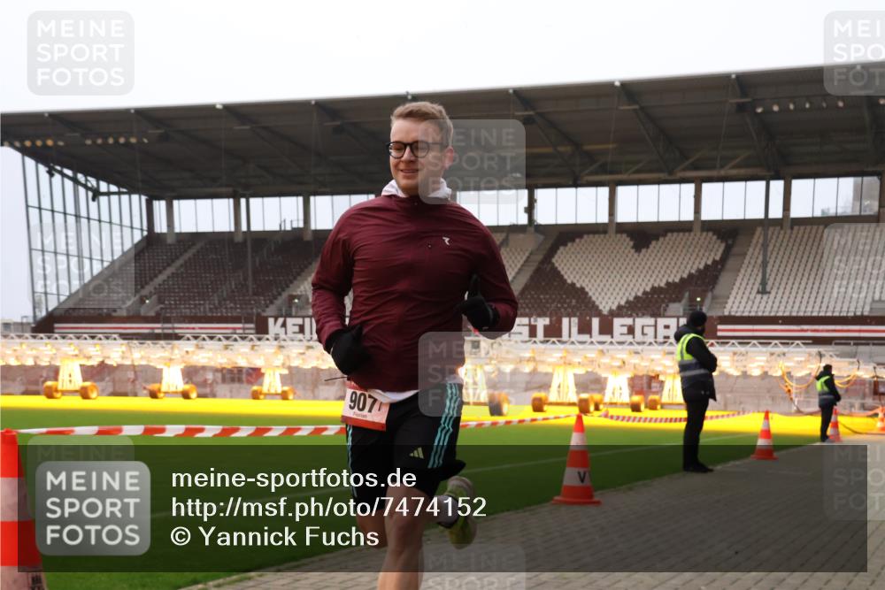 08.12.2024 - St. Pauli X-Mass-Run No. 14 Yannick Fuchs http://msf.ph/oto/7474152 08.12.2024 09:55:22 Ziel 691, 881, 907, 3300 meine-sportfotos.de