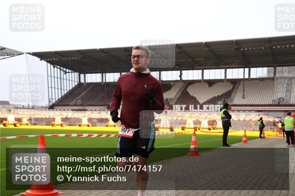 08.12.2024 - St. Pauli X-Mass-Run No. 14 Yannick Fuchs http://msf.ph/oto/7474157 08.12.2024 09:55:22 Ziel 691, 881, 907, 3300 meine-sportfotos.de