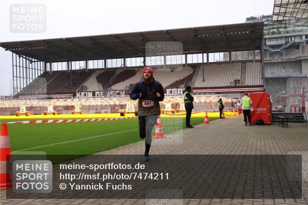 08.12.2024 - St. Pauli X-Mass-Run No. 14 Yannick Fuchs http://msf.ph/oto/7474211 08.12.2024 09:55:30 Ziel 691, 3300 meine-sportfotos.de