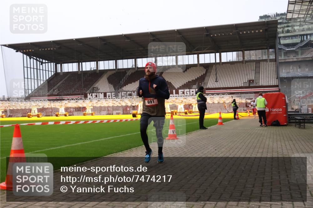 08.12.2024 - St. Pauli X-Mass-Run No. 14 Yannick Fuchs http://msf.ph/oto/7474217 08.12.2024 09:55:30 Ziel 691, 3300 meine-sportfotos.de