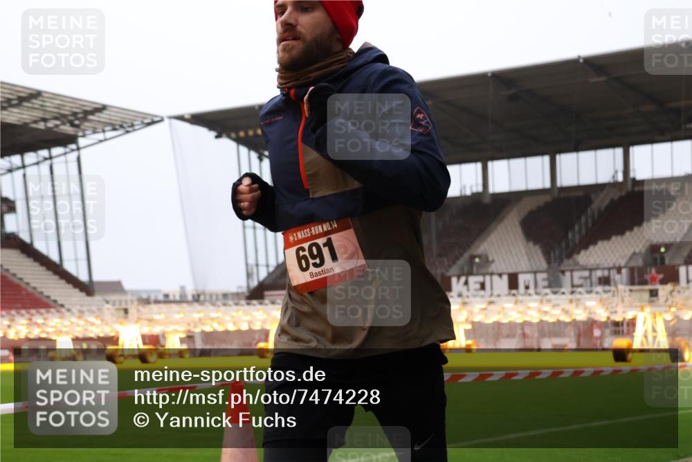 08.12.2024 - St. Pauli X-Mass-Run No. 14 Yannick Fuchs http://msf.ph/oto/7474228 08.12.2024 09:55:31 Ziel 691, 3300 meine-sportfotos.de