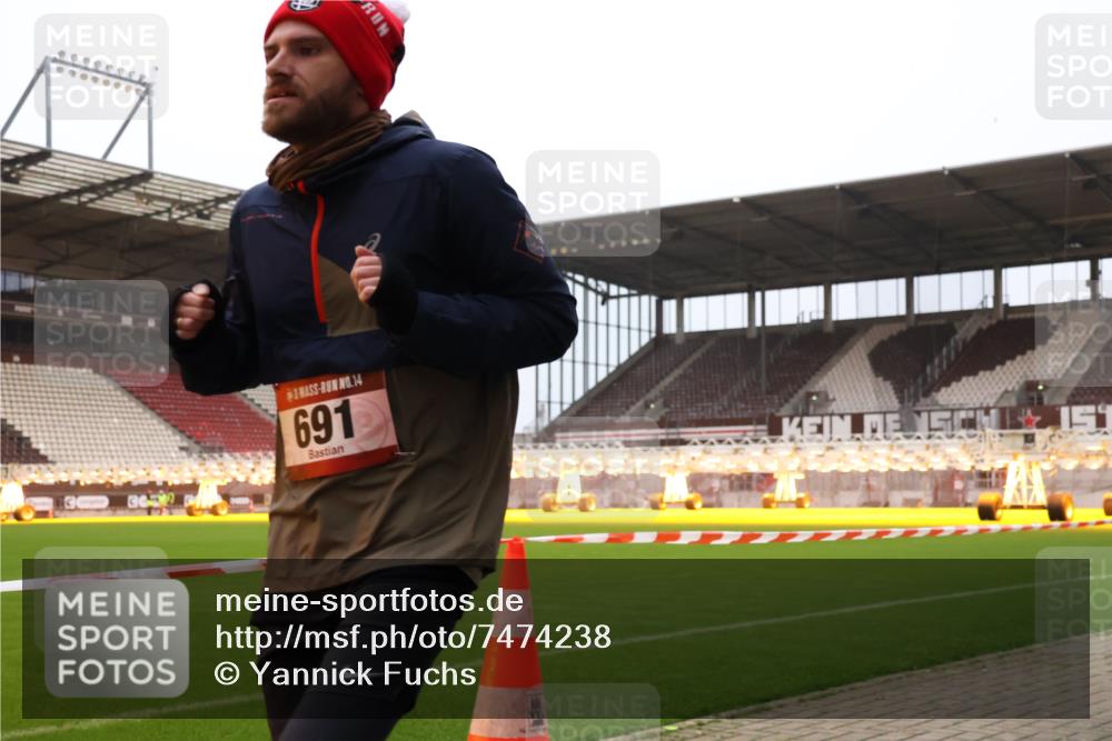 08.12.2024 - St. Pauli X-Mass-Run No. 14 Yannick Fuchs http://msf.ph/oto/7474238 08.12.2024 09:55:31 Ziel 691, 3300 meine-sportfotos.de