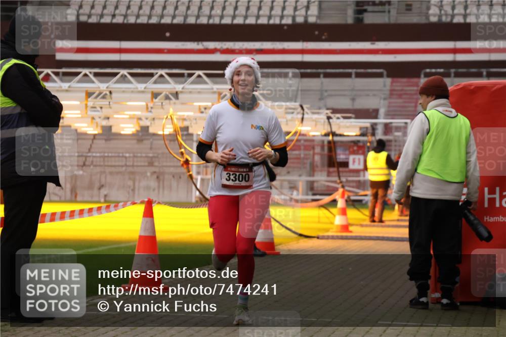 08.12.2024 - St. Pauli X-Mass-Run No. 14 Yannick Fuchs http://msf.ph/oto/7474241 08.12.2024 09:55:35 Ziel 691, 3300 meine-sportfotos.de