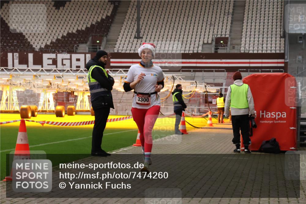 08.12.2024 - St. Pauli X-Mass-Run No. 14 Yannick Fuchs http://msf.ph/oto/7474260 08.12.2024 09:55:36 Ziel 691, 2911, 3300 meine-sportfotos.de