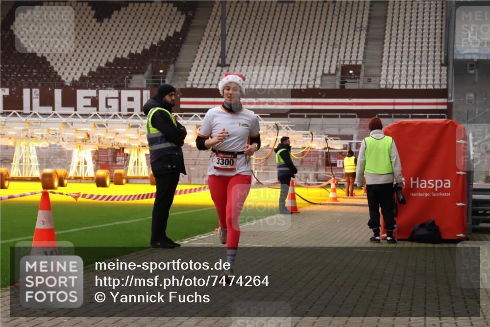 08.12.2024 - St. Pauli X-Mass-Run No. 14 Yannick Fuchs http://msf.ph/oto/7474264 08.12.2024 09:55:36 Ziel 691, 2911, 3300 meine-sportfotos.de