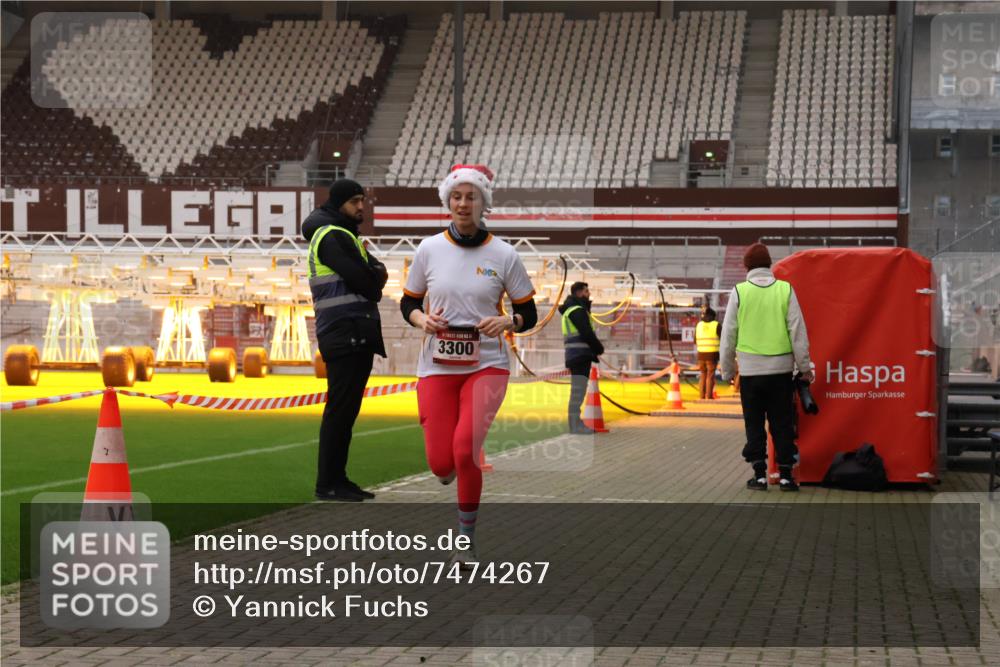 08.12.2024 - St. Pauli X-Mass-Run No. 14 Yannick Fuchs http://msf.ph/oto/7474267 08.12.2024 09:55:36 Ziel 691, 2911, 3300 meine-sportfotos.de