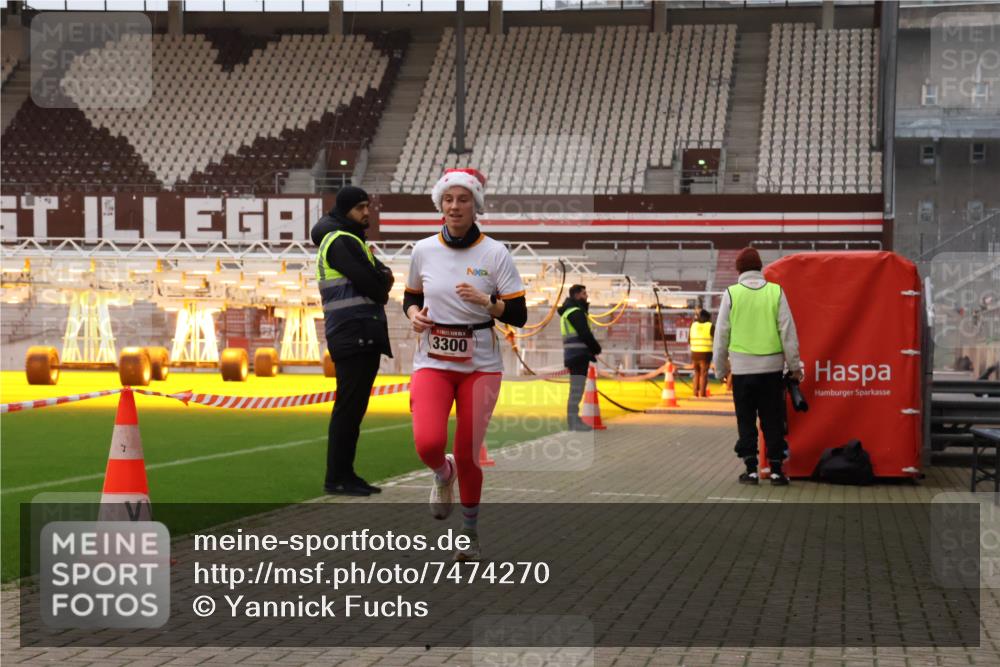 08.12.2024 - St. Pauli X-Mass-Run No. 14 Yannick Fuchs http://msf.ph/oto/7474270 08.12.2024 09:55:36 Ziel 691, 2911, 3300 meine-sportfotos.de