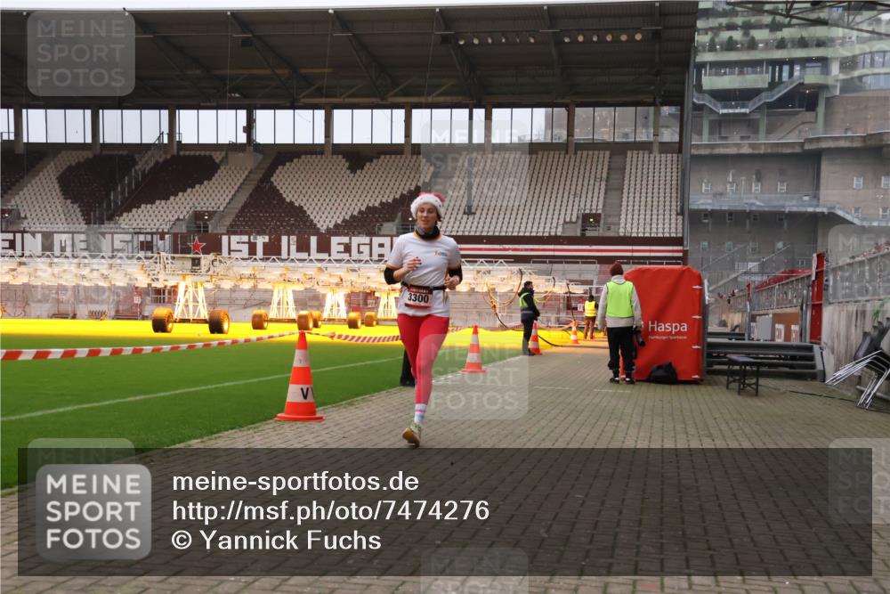 08.12.2024 - St. Pauli X-Mass-Run No. 14 Yannick Fuchs http://msf.ph/oto/7474276 08.12.2024 09:55:37 Ziel 2911, 3300 meine-sportfotos.de