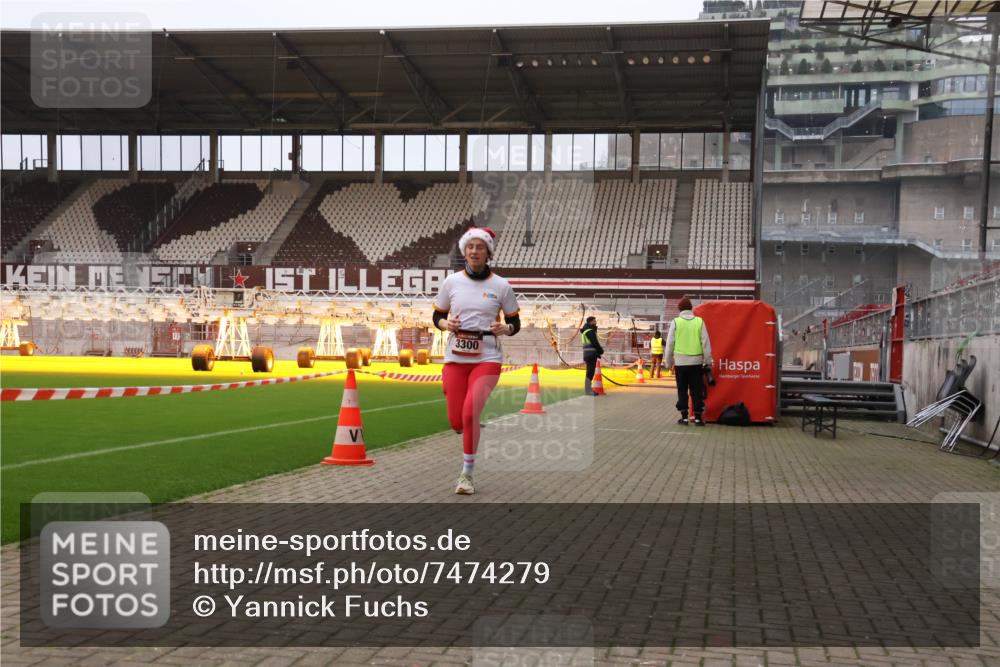 08.12.2024 - St. Pauli X-Mass-Run No. 14 Yannick Fuchs http://msf.ph/oto/7474279 08.12.2024 09:55:37 Ziel 2911, 3300 meine-sportfotos.de