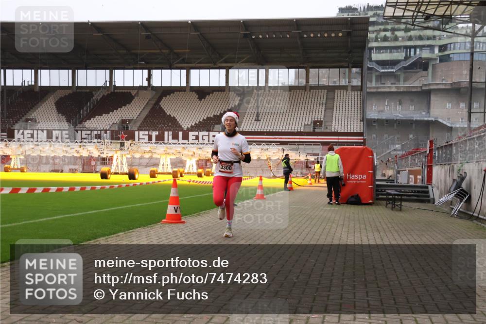 08.12.2024 - St. Pauli X-Mass-Run No. 14 Yannick Fuchs http://msf.ph/oto/7474283 08.12.2024 09:55:37 Ziel 2911, 3300 meine-sportfotos.de