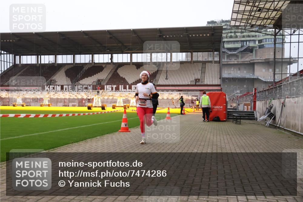 08.12.2024 - St. Pauli X-Mass-Run No. 14 Yannick Fuchs http://msf.ph/oto/7474286 08.12.2024 09:55:37 Ziel 2911, 3300 meine-sportfotos.de