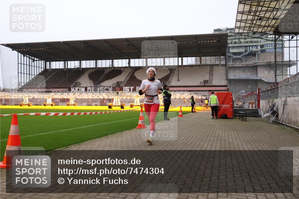 08.12.2024 - St. Pauli X-Mass-Run No. 14 Yannick Fuchs http://msf.ph/oto/7474304 08.12.2024 09:55:38 Ziel 2911, 3300 meine-sportfotos.de